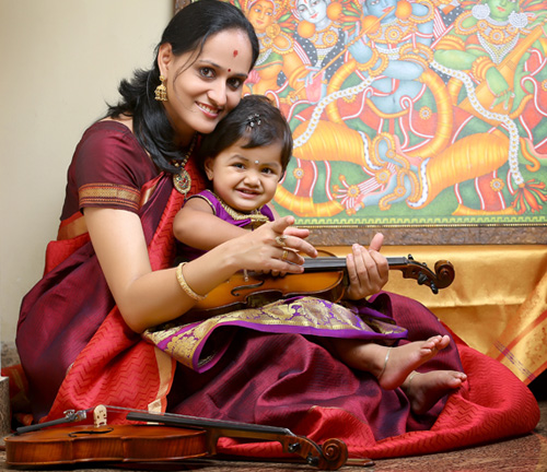 Roopa Revathi with daughter Sivaradhya