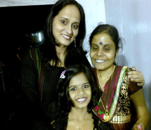 Roopa Revathi with Vaikom Vijayalakshmi and Sreya Jayadeep