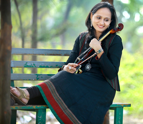 Roopa Revathi with Violin